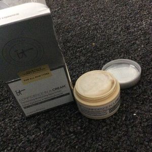 it cosmetics Makeup - IT Cosmetics confidence in a cream it cosmetics Makeup - IT Cosmetics confidence in a cream